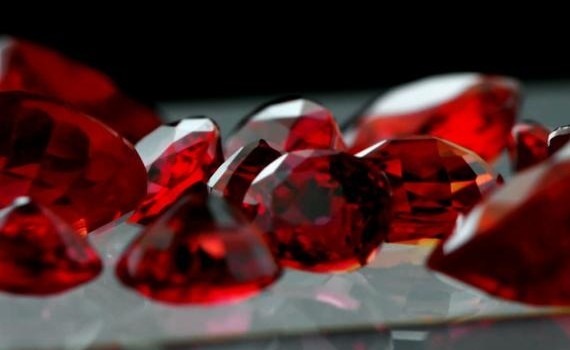 18K Gold Ruby drop Necklace